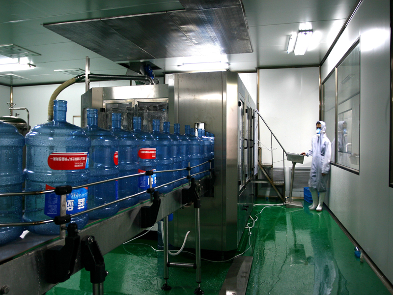 四川藍(lán)劍鎣華山天然礦泉水有限公司-2(小).jpg 四川藍(lán)劍鎣華山天然礦泉水有限公司-2(小).jpg